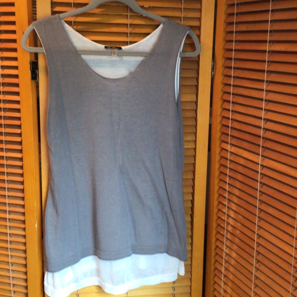Sleeveless Layered sweater Tank Top in Gray and White
